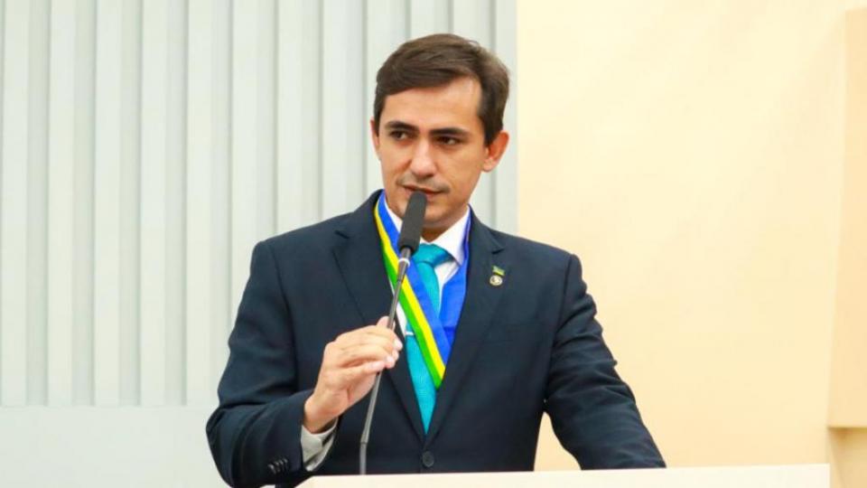 José Rodrigues é reeleito defensor público-geral do Amapá
